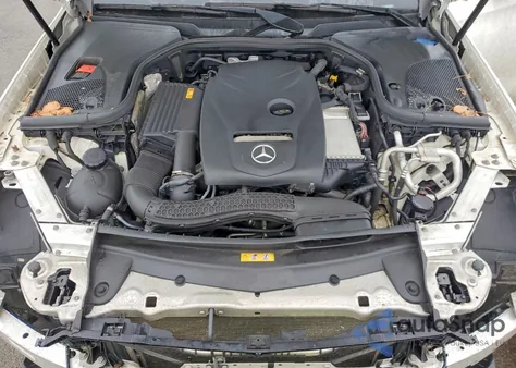 2019 Mercedes-Benz E 300 4Matic z USA, uszkodzony, nr VIN WDDZF4KBXKA514453